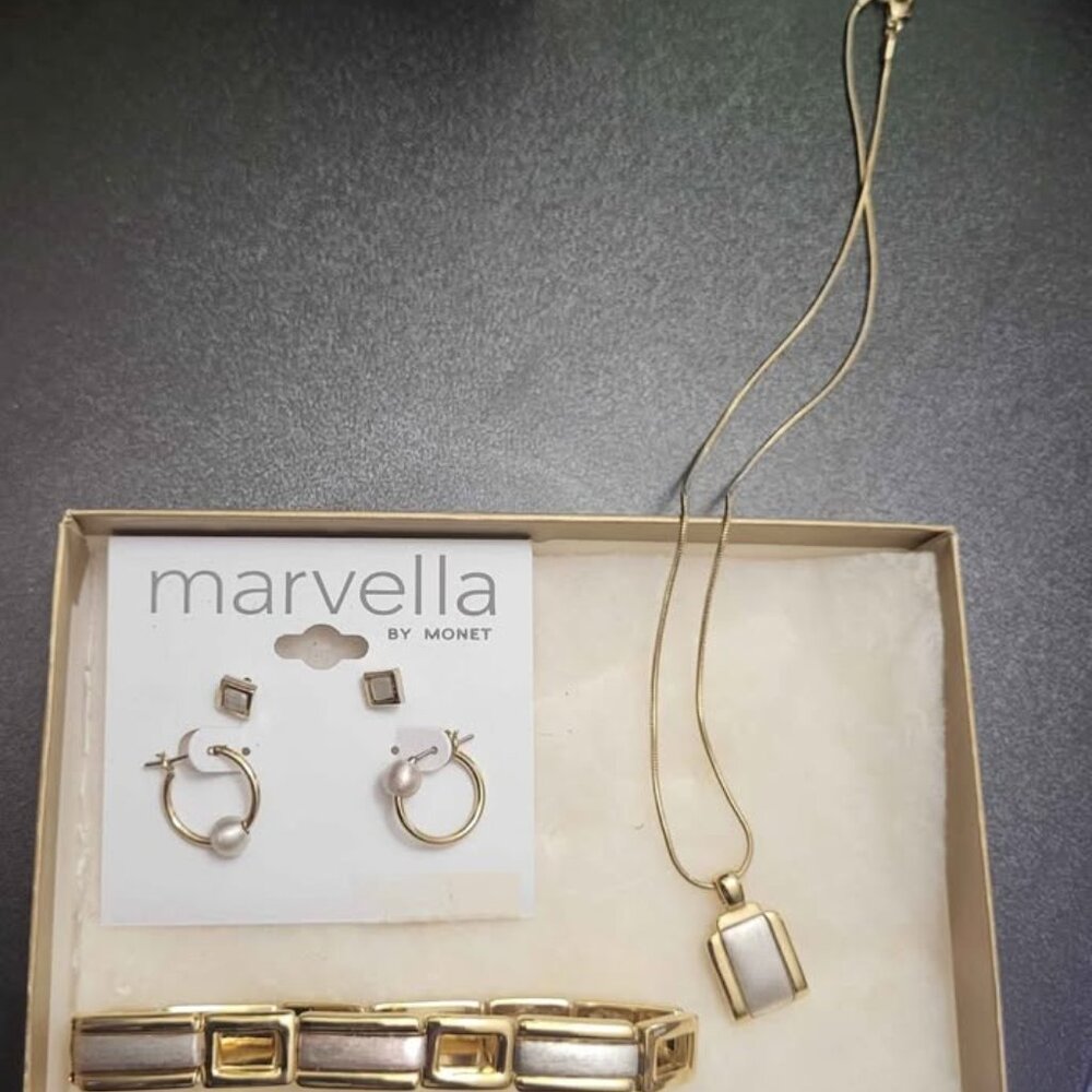 jewelry set Marvella by Monet